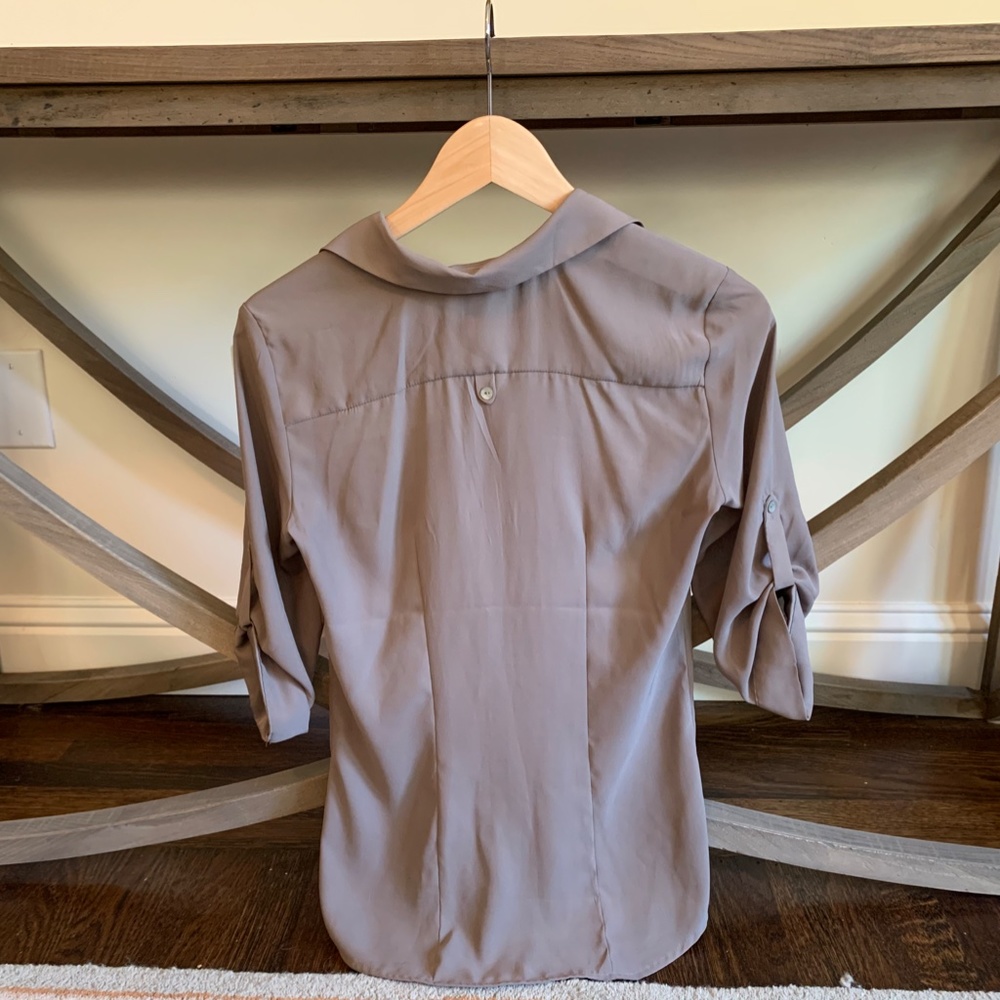 H&M button-up blouse - Picture 2 of 3